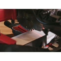 SKIL Afkortzaag / Verstekzaag 216mm Met Trekfunctie En Laser 1310AA 1600W + Snelklem -Kwaliteit Gereedschapswinkel 123 2428