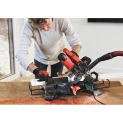 SKIL Afkortzaag / Verstekzaag 216mm Met Trekfunctie En Laser 1310AA 1600W + Snelklem -Kwaliteit Gereedschapswinkel 123 2431