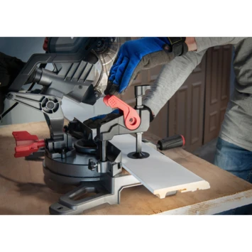 SKIL Afkortzaag / Verstekzaag 216mm 1305AA 1600W + Snelklem 4 SKIL Afkortzaag / Verstekzaag 216mm 1305AA 1600W + Snelklem - Afbeelding 2