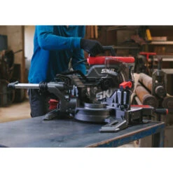 SKIL Afkortzaag /verstekzaag 254mm Met Trekfunctie, Laser En 'dual Bevel' Functie 1320AA 2000W + Snelklem -Kwaliteit Gereedschapswinkel 123 2964