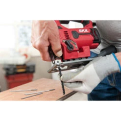 SKIL Decoupeerzaag 4530GA 550W + 7 Zaagbladen -Kwaliteit Gereedschapswinkel 123 3002