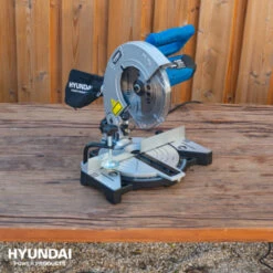Hyundai Afkortzaag / Verstekzaag 1100W Hyundai -Kwaliteit Gereedschapswinkel 123 3057