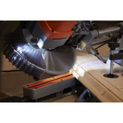 Black & Decker BLACK+DECKER 2100W 254mm Afkort- En Verstekzaag BES710-QS -Kwaliteit Gereedschapswinkel 123 3583