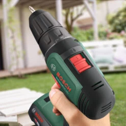 Bosch 18V Accuboormachine UniversalDrill (incl. 2 Accu's 1.5Ah + Lader) -Kwaliteit Gereedschapswinkel 123 3850