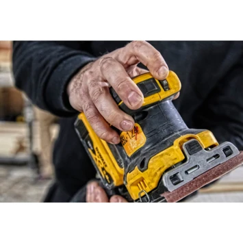 DeWalt 18V XR Vlakschuurmachine Brushless DCW200N-XJ (zonder Accu) 10 DeWalt 18V XR Vlakschuurmachine Brushless DCW200N-XJ (zonder Accu) - Afbeelding 8
