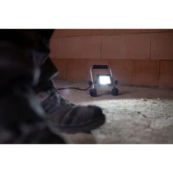 Brennenstuhl Led Bouwlamp 900 Lumen 9,9W IP65 22 Brennenstuhl Led Bouwlamp 900 Lumen 9,9W IP65 -Kwaliteit Gereedschapswinkel 123 5702